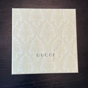Gucci box